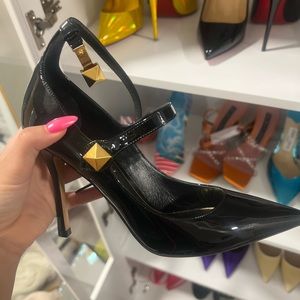 Brand new valentinos!